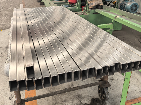 昆玉建筑工程行业用不锈钢无缝钢管